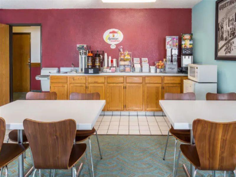 Super 8 By Wyndham Bourbonnais/Kankakee Area Luaran gambar